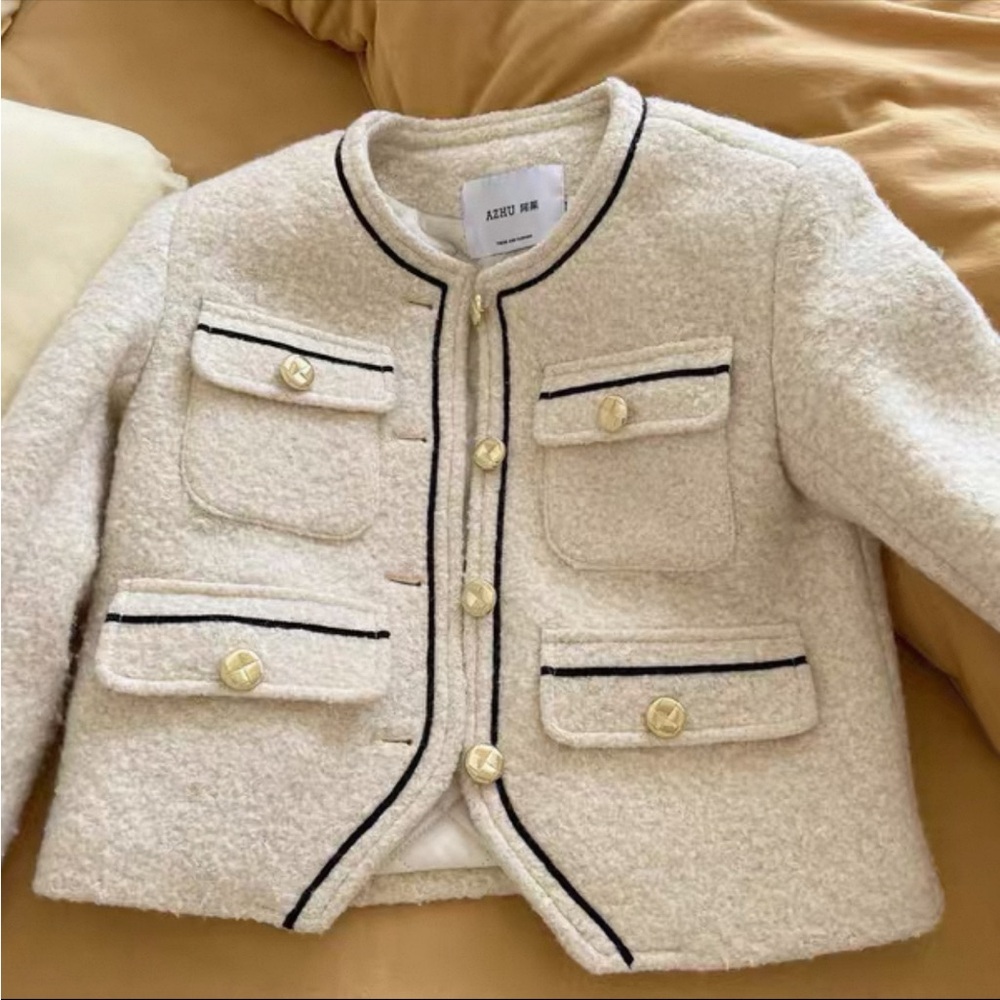 Cream wool Jacket chanel style